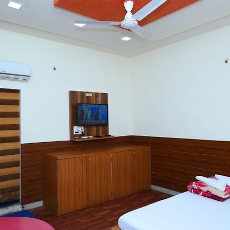 P P Lodging Pune Zewnętrze zdjęcie