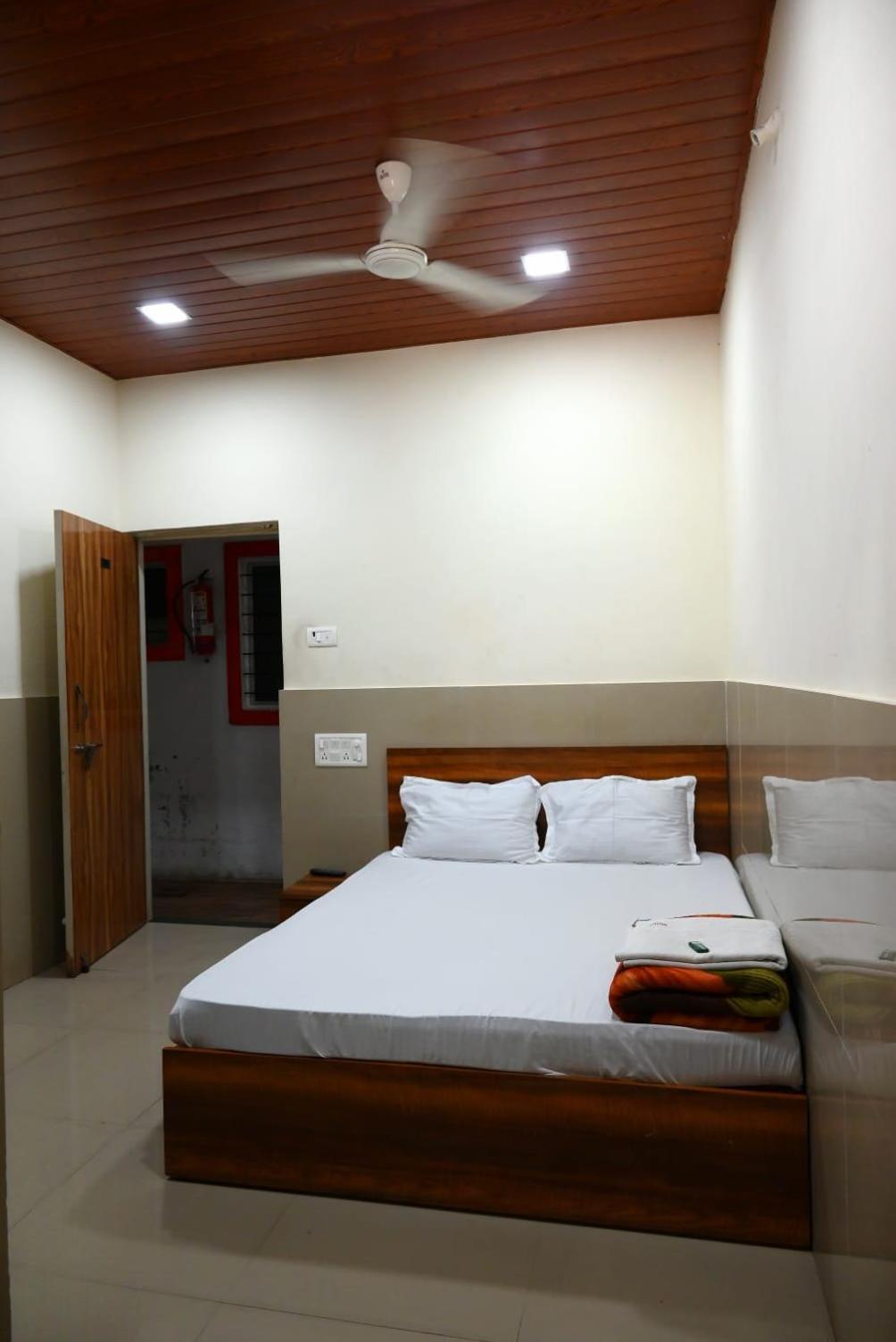 P P Lodging Pune Zewnętrze zdjęcie
